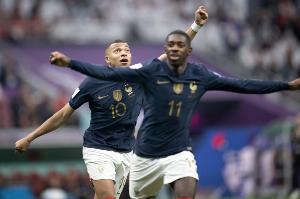 九游体育官网下载-端水德尚：登贝莱金球？夺欧冠有帮助，但还有姆巴佩亚马尔等