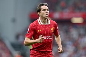 九游体育官方-邮报：小基耶萨与斯洛特团队坦诚交流，决心继续留在利物浦