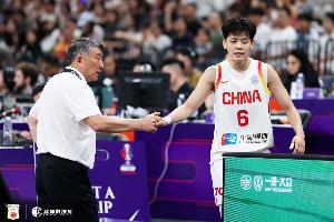 媒体人：赛前中国女篮姑娘没有笑容 大家要调整心态&amp;继续相信自己